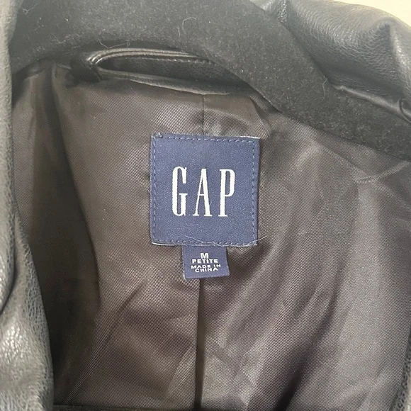 GAP Women's Classic Black faux Leather Jacket - Picture 2 of 14